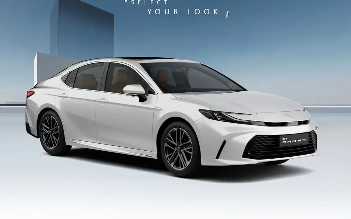Toyota Camry Hybrid, front, white