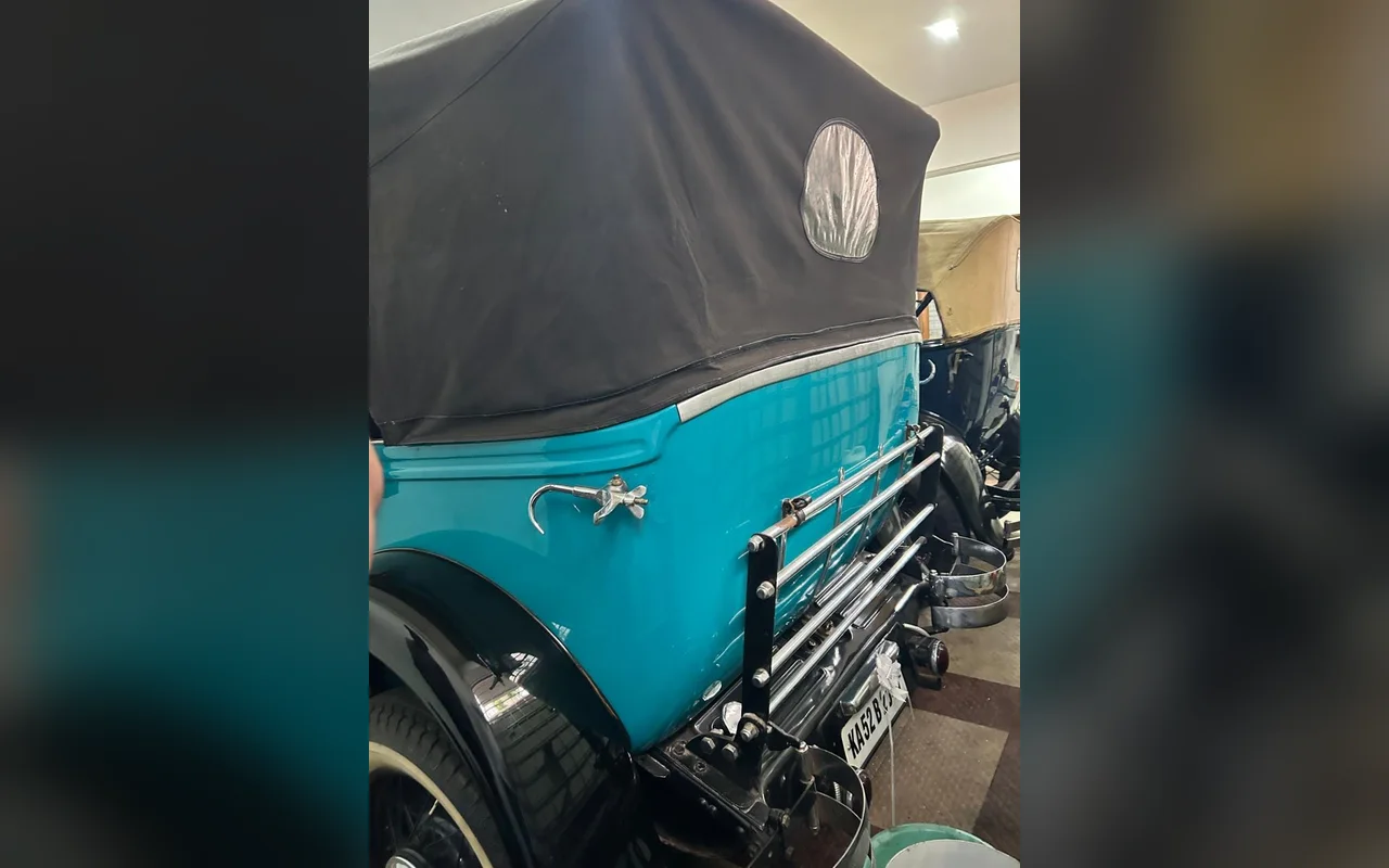 Fiat 521, rear