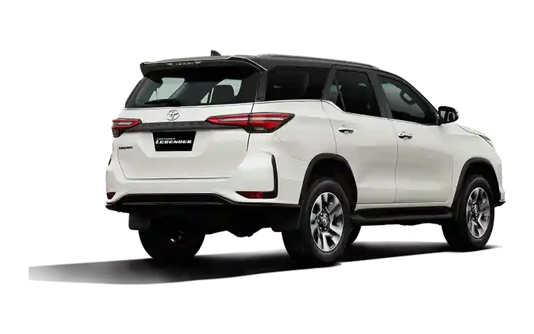 Toyota Fortuner, rear