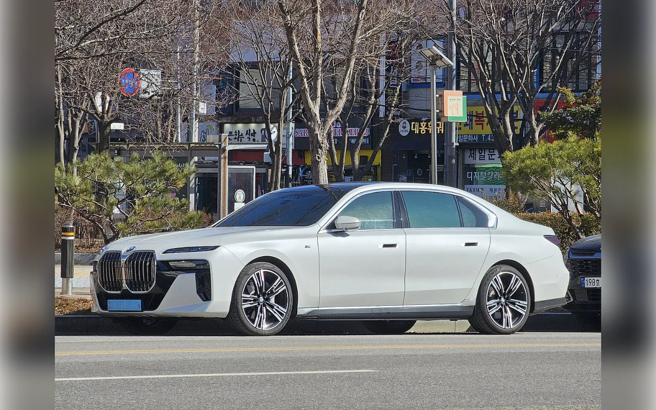 BMW i7, photo 2