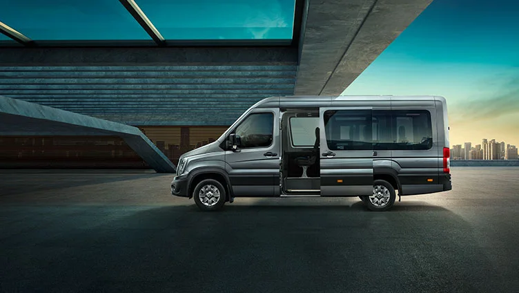 Force Urbania 16 Seater, side