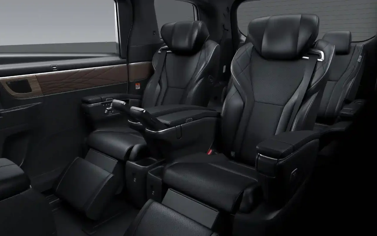 Toyota Vellfire, rear seats
